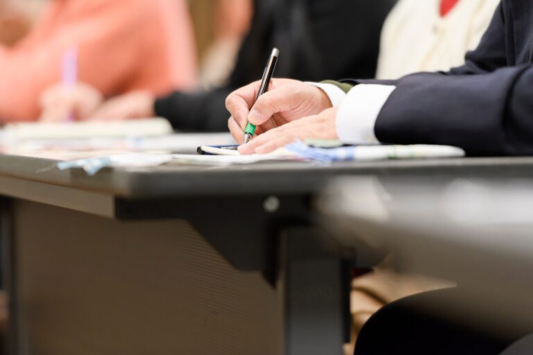 高評価の小論文の特徴